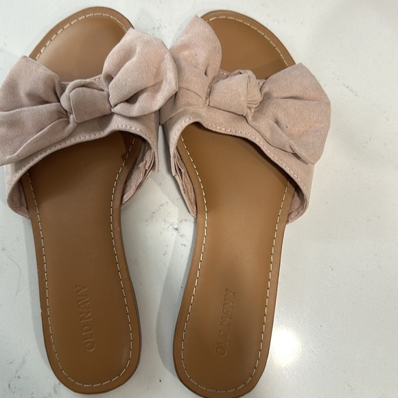 Old Navy Bow Sandals - Picture 3 of 3